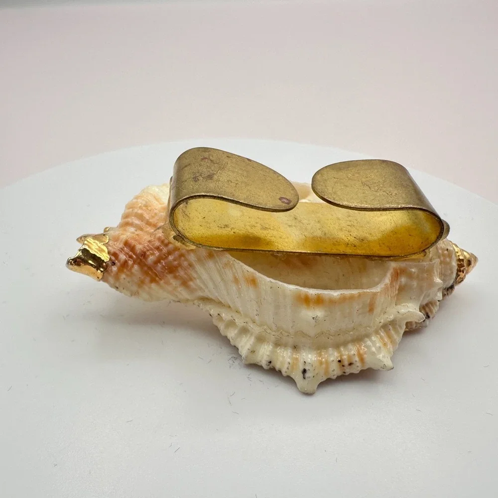 Vintage Y2K Center Cut Frilled Frog Seashell Tie Clip Gold‎ Tone Trim Statement